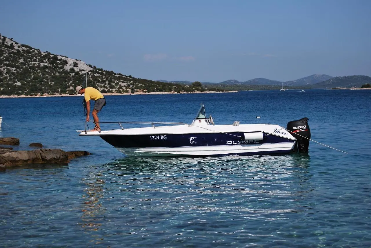 Apartments Yvonne Pakostane Croatia