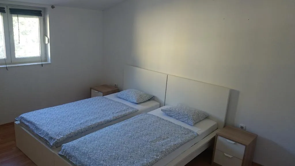 Apartments Yvonne Pakostane