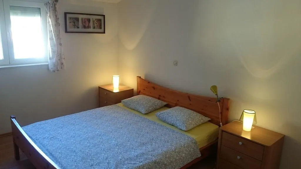 Apartments Yvonne Pakostane