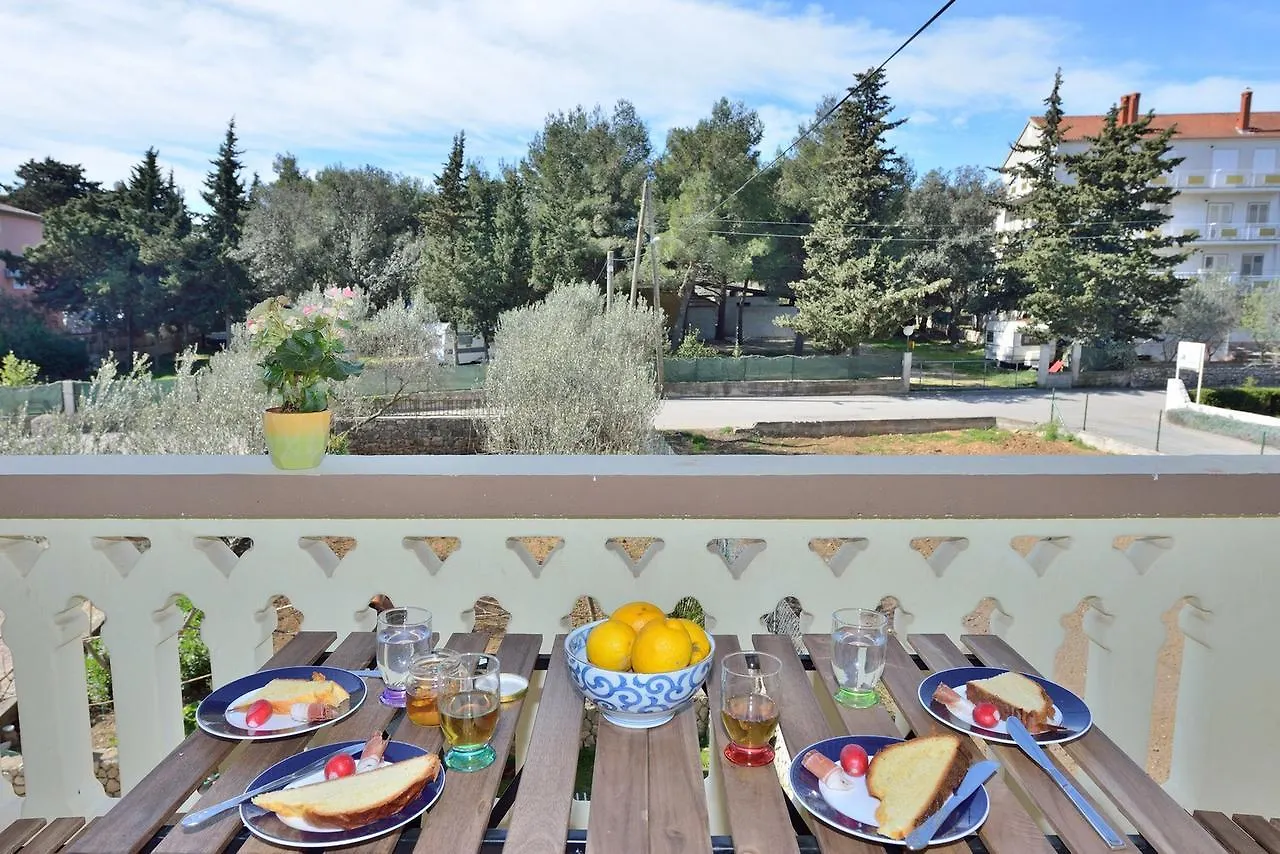 Apartments Yvonne Pakostane