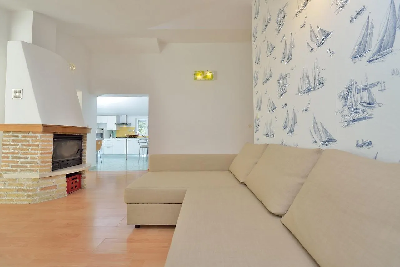 Apartments Yvonne Pakostane Croatia