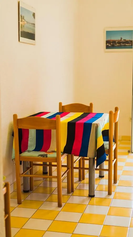 Apartments Yvonne Pakostane