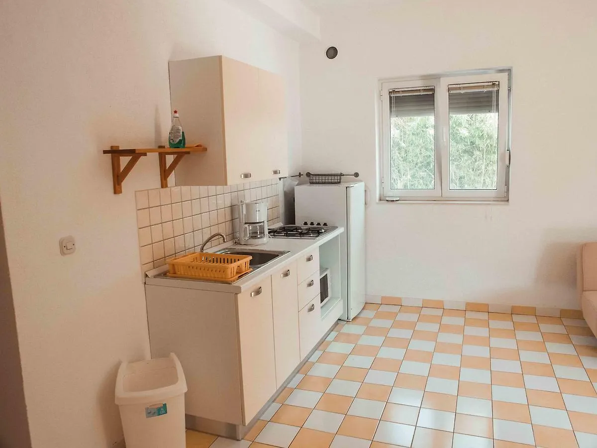 Apartments Yvonne Pakostane