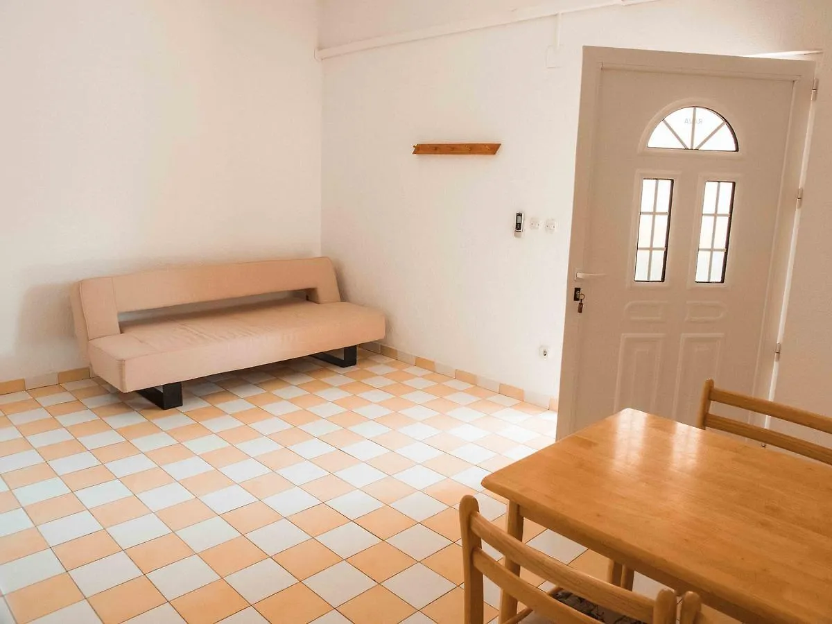 Apartments Yvonne Pakostane Croatia